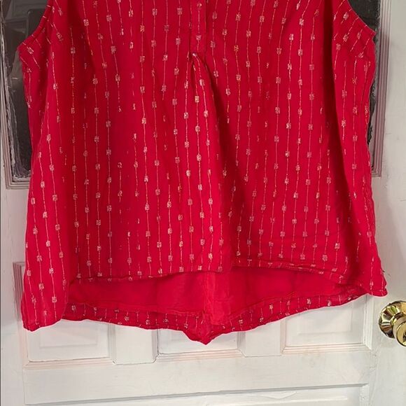 Crown & Ivy Women’s Red and Silver Threaded Sleeveless Boxy Blouse Size 3X - Picture 3 of 6